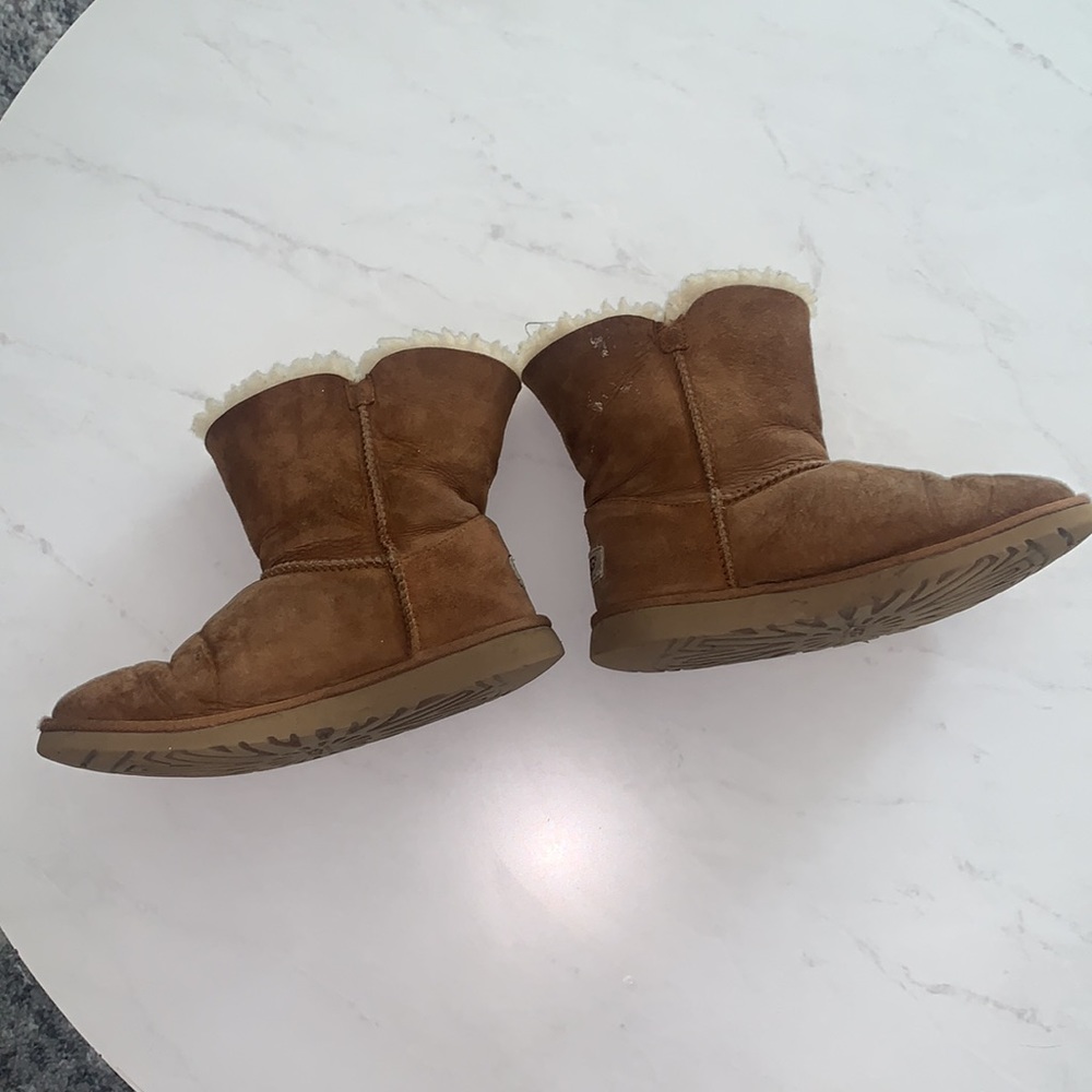 UGGs - Picture 3 of 6